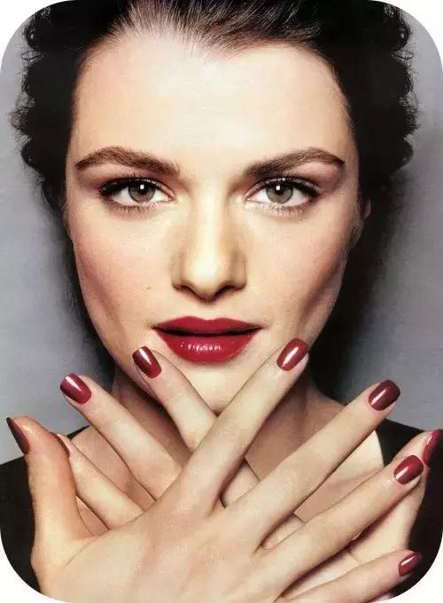 夏日冰透色指甲油,夏季指甲油又显白又霸气的颜色