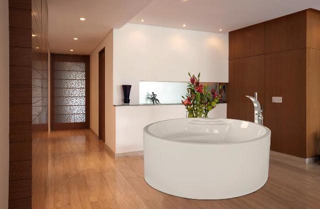 什么样的浴缸实用又好用,家用浴缸什么材质比较好