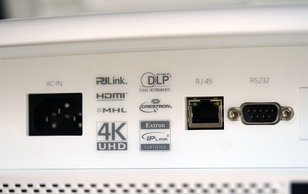 奥图码高流明4k投影机,奥图码uhd506投影机测评