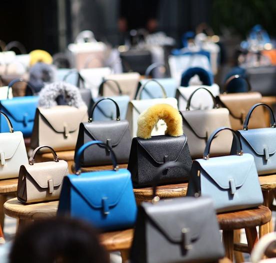 欢乐颂2同款都有什么,欢乐颂2红色蝴蝶包多少钱