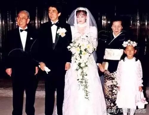 前景不利，后院失火，最近安倍过得很闹心，都是因为这两个女人