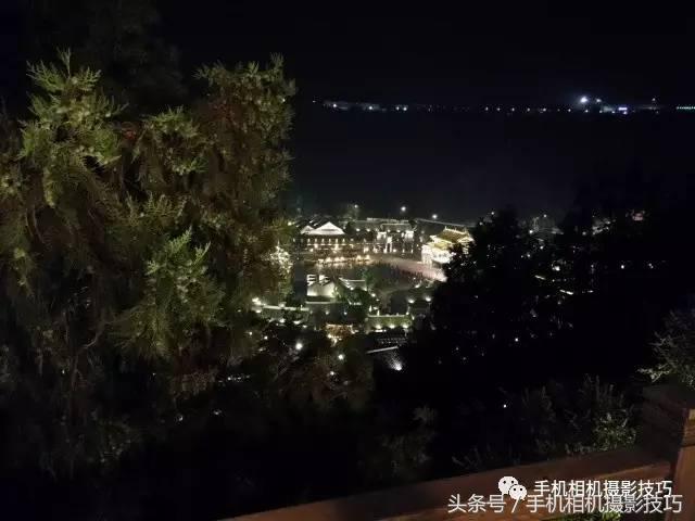 拍夜景，有两大门槛相机都跨越不过去，手机却能