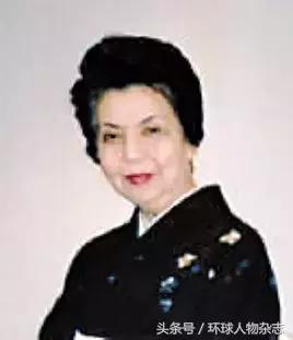 前景不利，后院失火，最近安倍过得很闹心，都是因为这两个女人