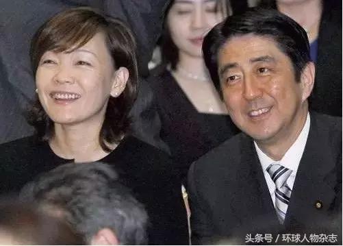 前景不利，后院失火，最近安倍过得很闹心，都是因为这两个女人