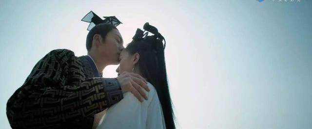 醉玲珑开播盛典陈伟霆做动作,陈伟霆在醉玲珑中被吐槽