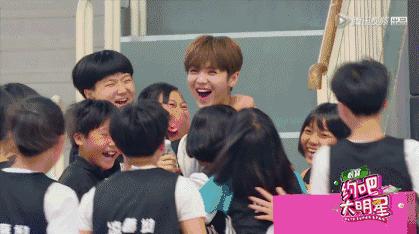 鹿晗约吧大明星,鹿晗关晓彤2017新年心愿