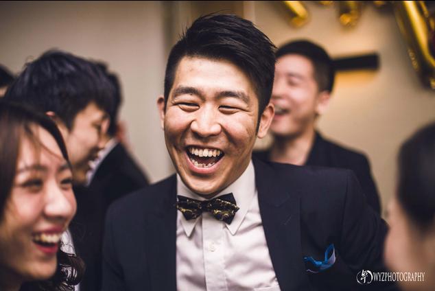 伴郎接亲堵门幽默问题,婚礼接亲堵门爆笑名场面