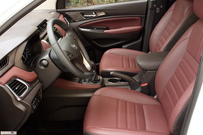 家庭用车是买七座suv还是mpv,长安凌轩7座mpv落地价格