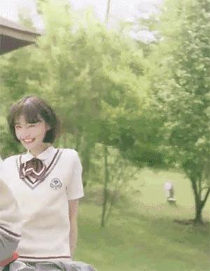 郑爽泪沟、眼袋明显到糊住镜头，学生*党**们的通病该怎么治？