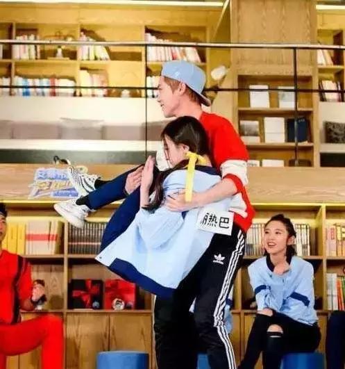 鹿晗迪丽热巴与鹿晗乔欣对比,鹿晗乔欣和鹿晗热巴