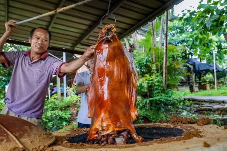 全国各地烤全羊,万人吃烤全羊