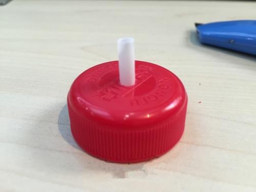 瓶子改造浇花神器,浇水瓶自制浇花神器