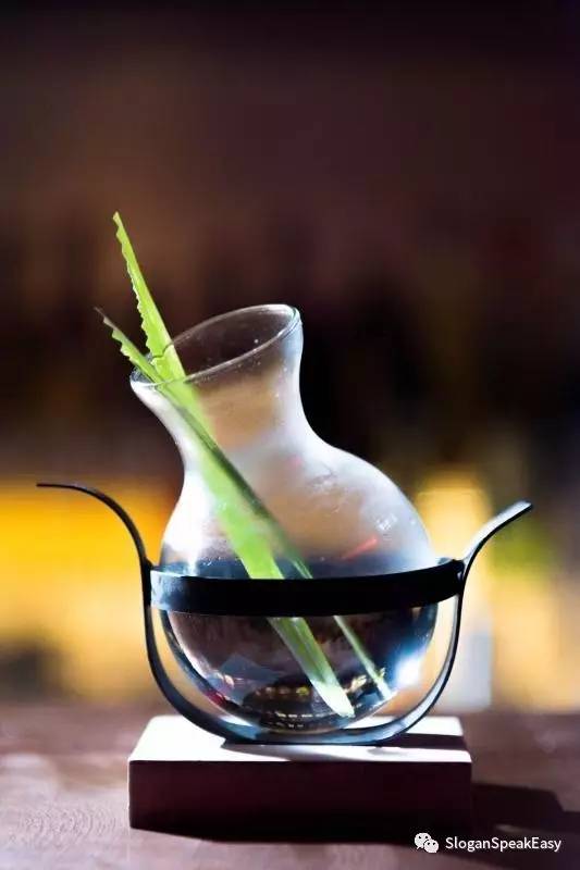 朋友开个店，卖酒的！一滴入魂Slogan！