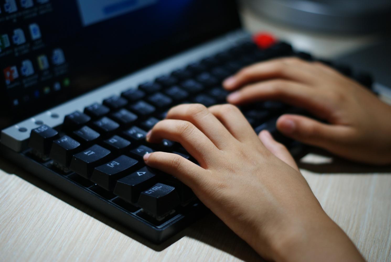 “一对多”的畅快体验——佰思川MK75+无线双模机械键鼠套装体验