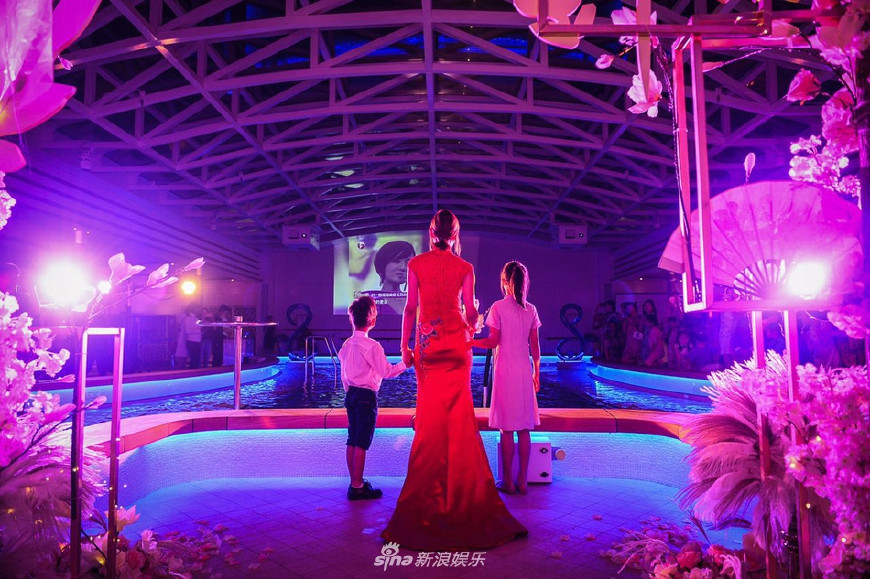 叶一茜田亮秀恩爱视频,田亮叶一茜15周年结婚纪念日