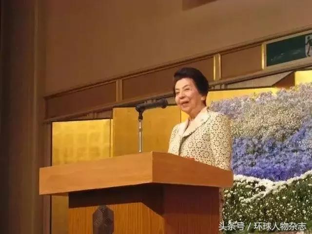 前景不利，后院失火，最近安倍过得很闹心，都是因为这两个女人