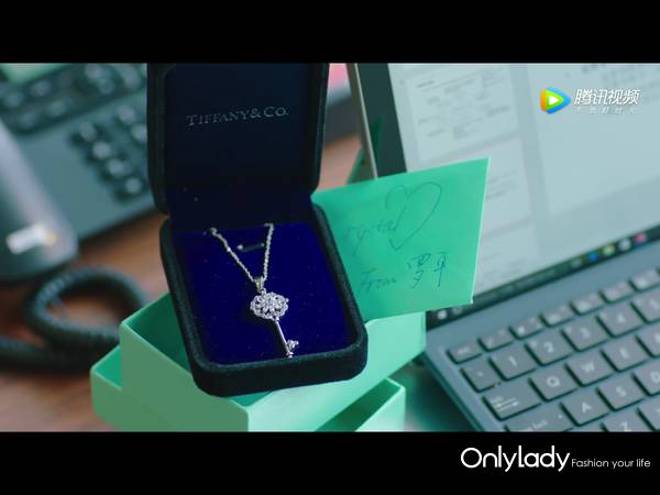 谁的前半生不曾爱错人穿错衣？子君的逆袭从这些单品开始