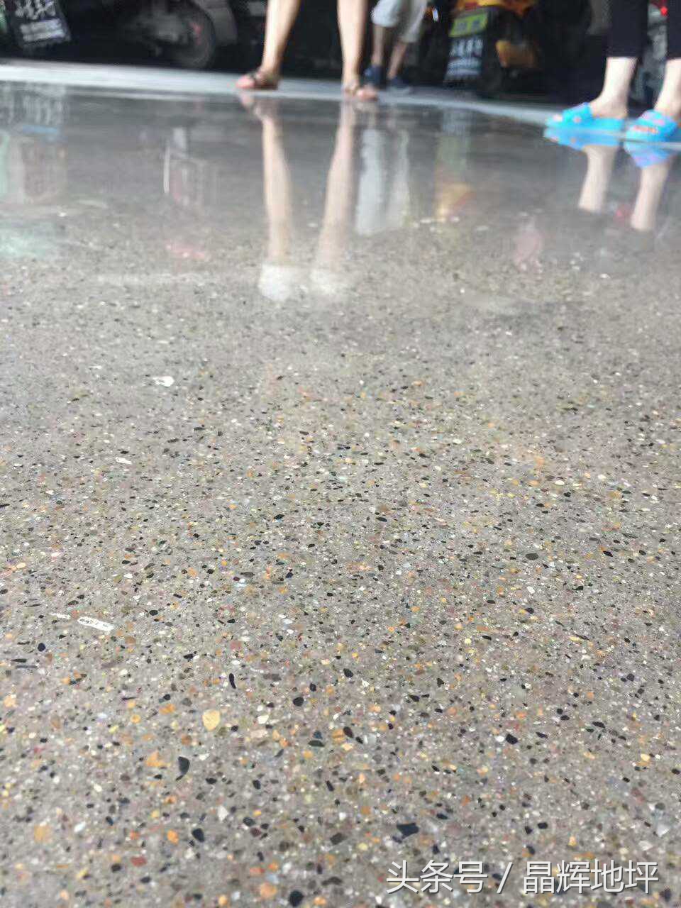 家庭地面起砂起皮怎么修补,墙面起皮脱落怎么最省钱翻新