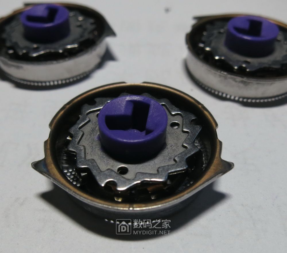 原来剃须的感觉如此美妙！飞利浦三头剃须刀不关机拆修