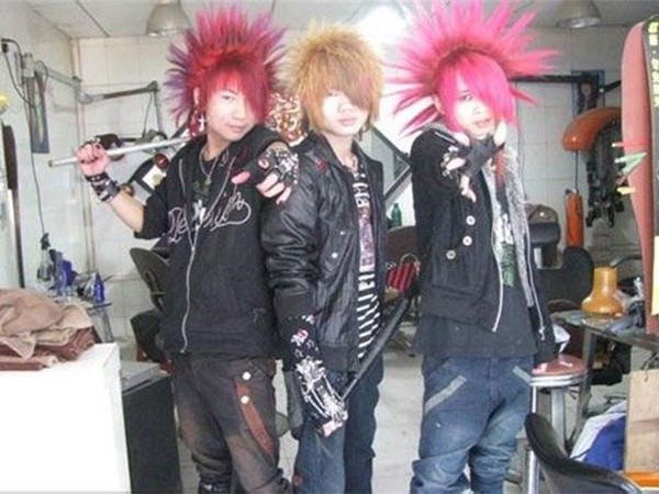 陪我走过青春的“它”从《青禾男高》漫谈校服文化