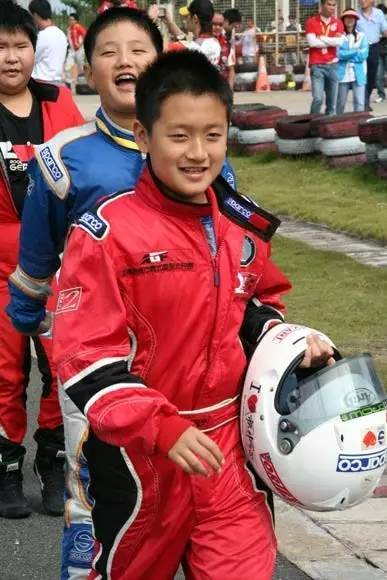 不惧欧美高手“围剿”，这位来自中国的18岁大男孩，刮起一阵阵中国旋风