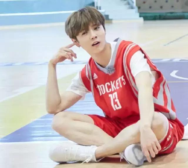 鹿晗约吧大明星,鹿晗关晓彤2017新年心愿