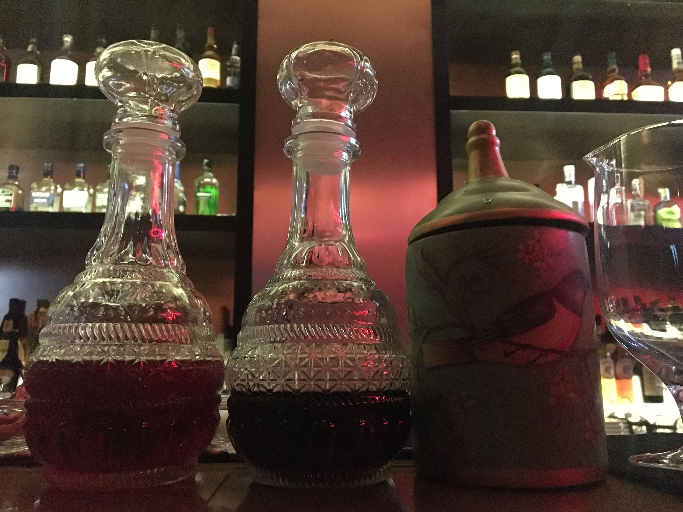 朋友开个店，卖酒的！一滴入魂Slogan！