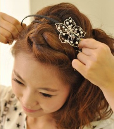 扎头发花苞头教程图解,花苞头的简单扎法蓬松中长发