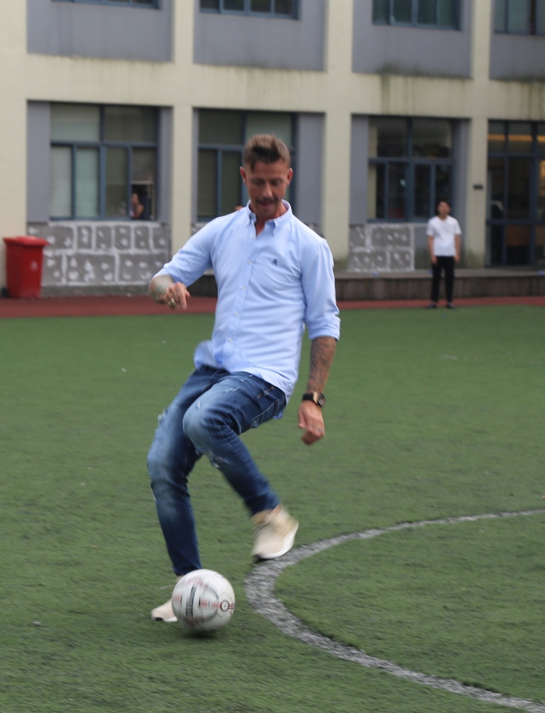 皇马训练夏令营,皇马夏令营完整视频