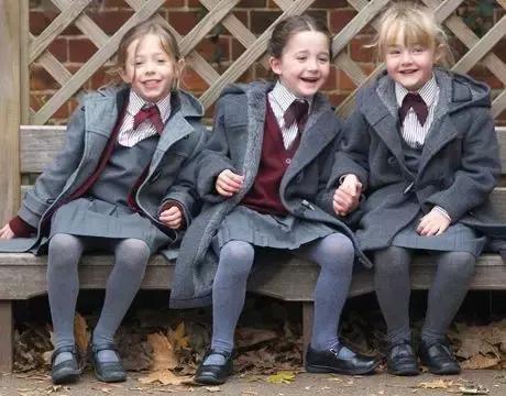 被全国嫌弃的校服,韩国女孩羡慕中国校服