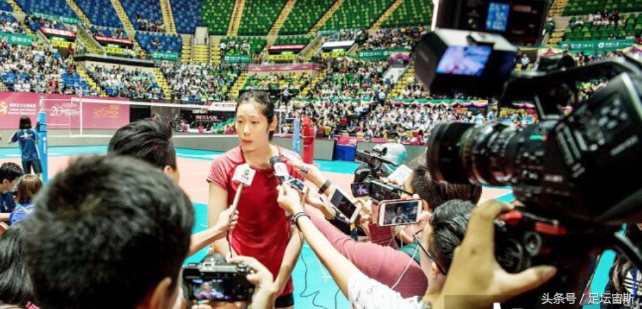 女排香港站引爆全场球迷加油,中国女排引爆全场