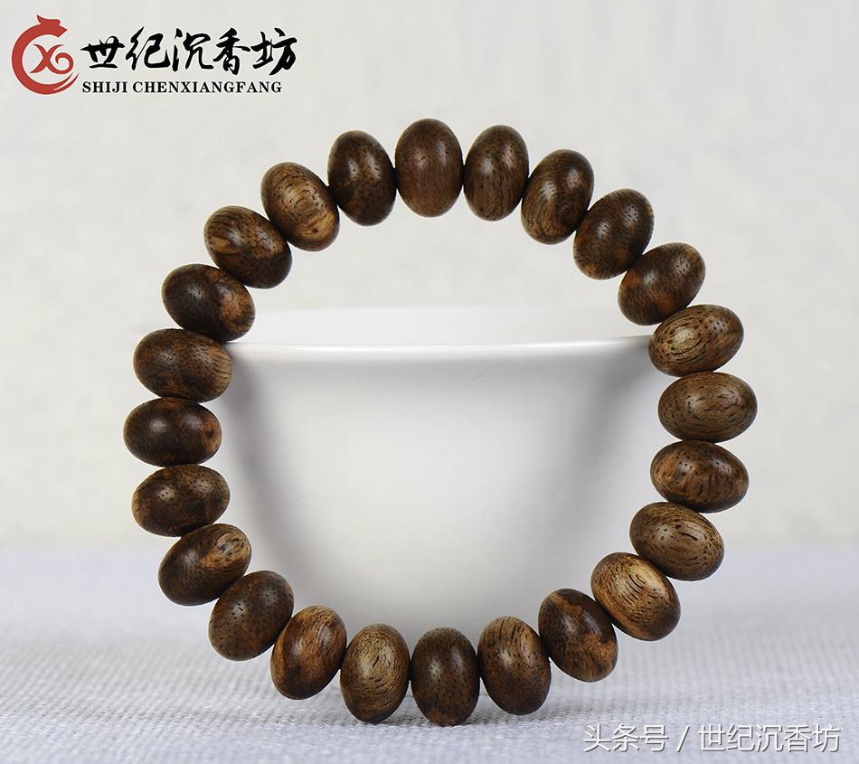 沉香和沉香木手串什么价格,普通的沉香木手串值钱吗