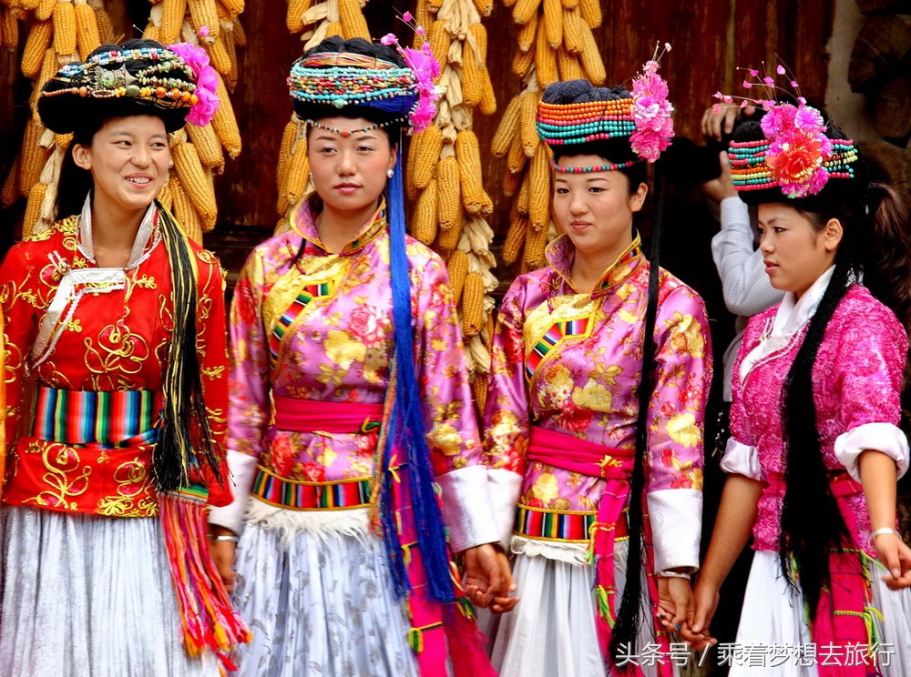 西双版纳少数民族服装,少数民族的服装有哪些