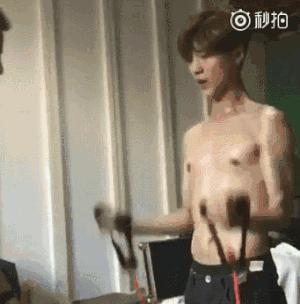 跟着男神一起来“撸铁”！鹿晗陈伟霆刘昊然的健身照荷尔蒙爆棚想舔屏！