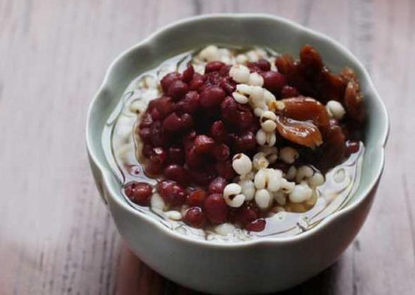 湿气越重，女人这处地方就会发生惊人的变化，注意了！