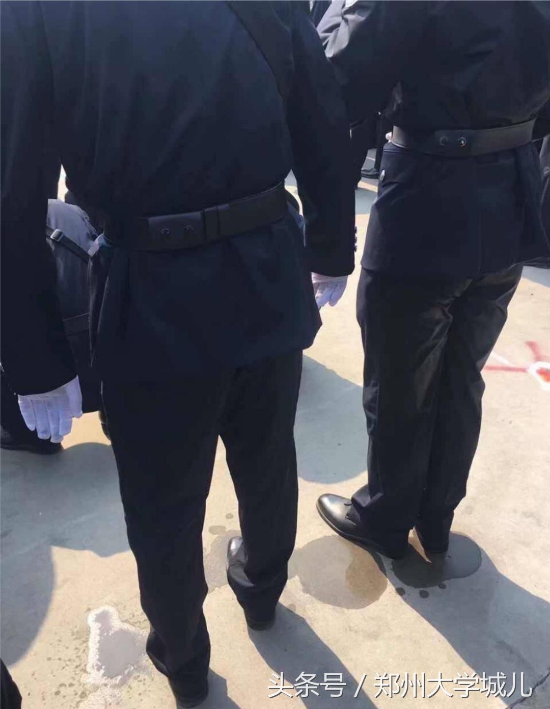 警校汗水湿透,警校生雪中训练