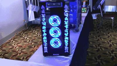 能热饭还能当马桶？别拦我，请把我埋在这样的电脑机箱里