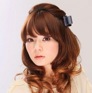 扎头发花苞头教程图解,花苞头的简单扎法蓬松中长发