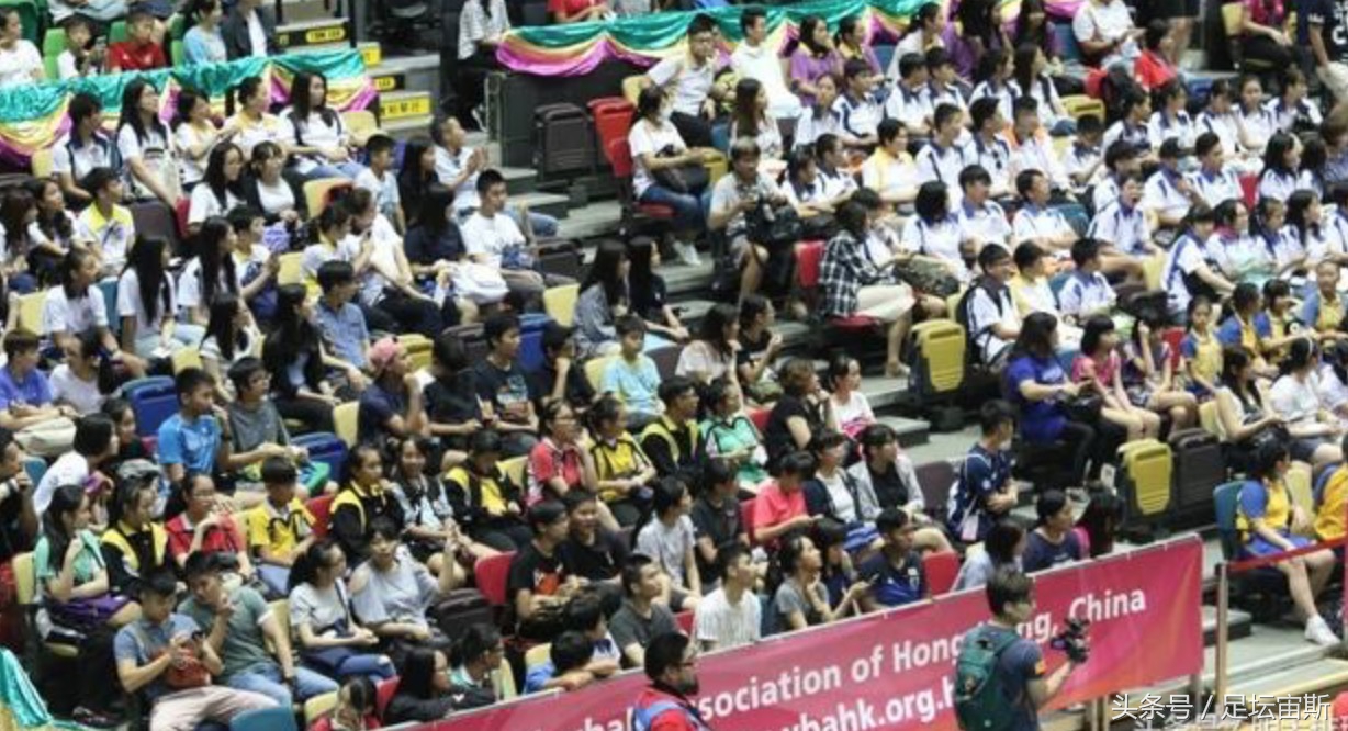 女排香港站引爆全场球迷加油,中国女排引爆全场