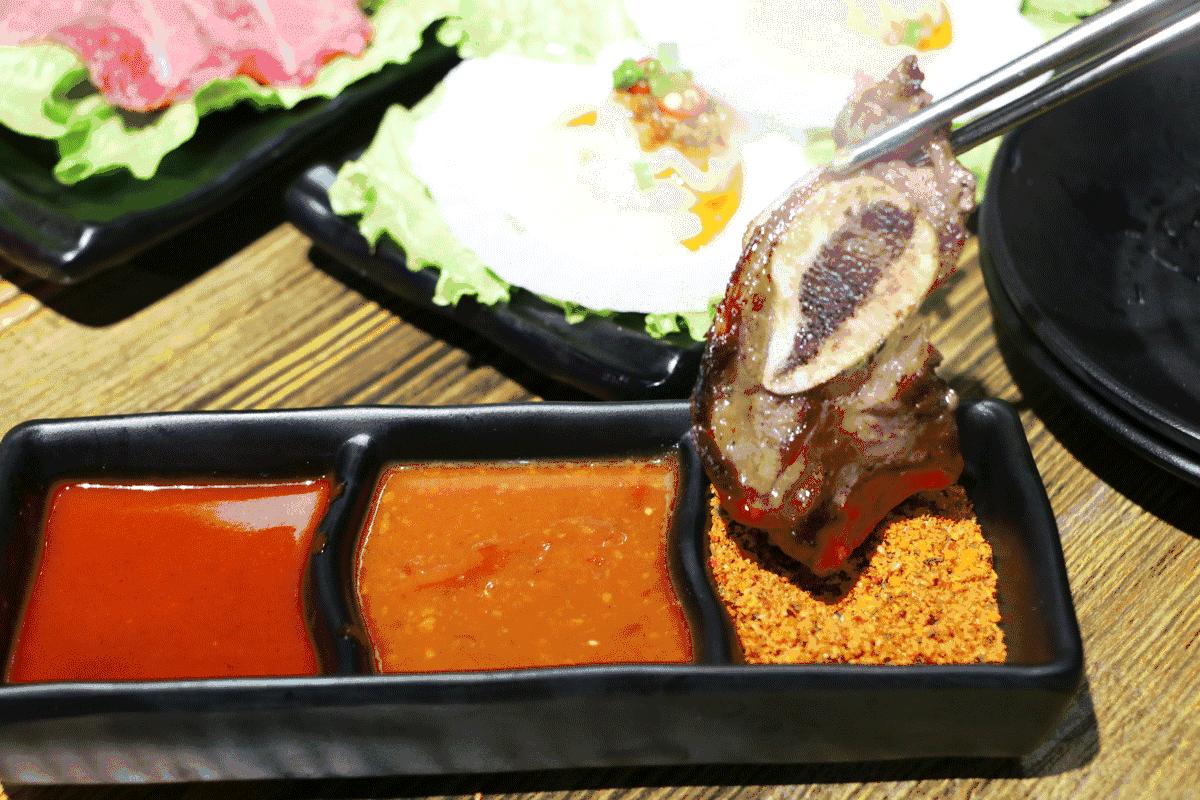 这么热个天，我却选了一家烤肉店？这个谜怎么破！