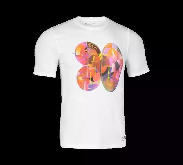 库里新赛季战靴曝光,库里总决赛鞋被踩掉