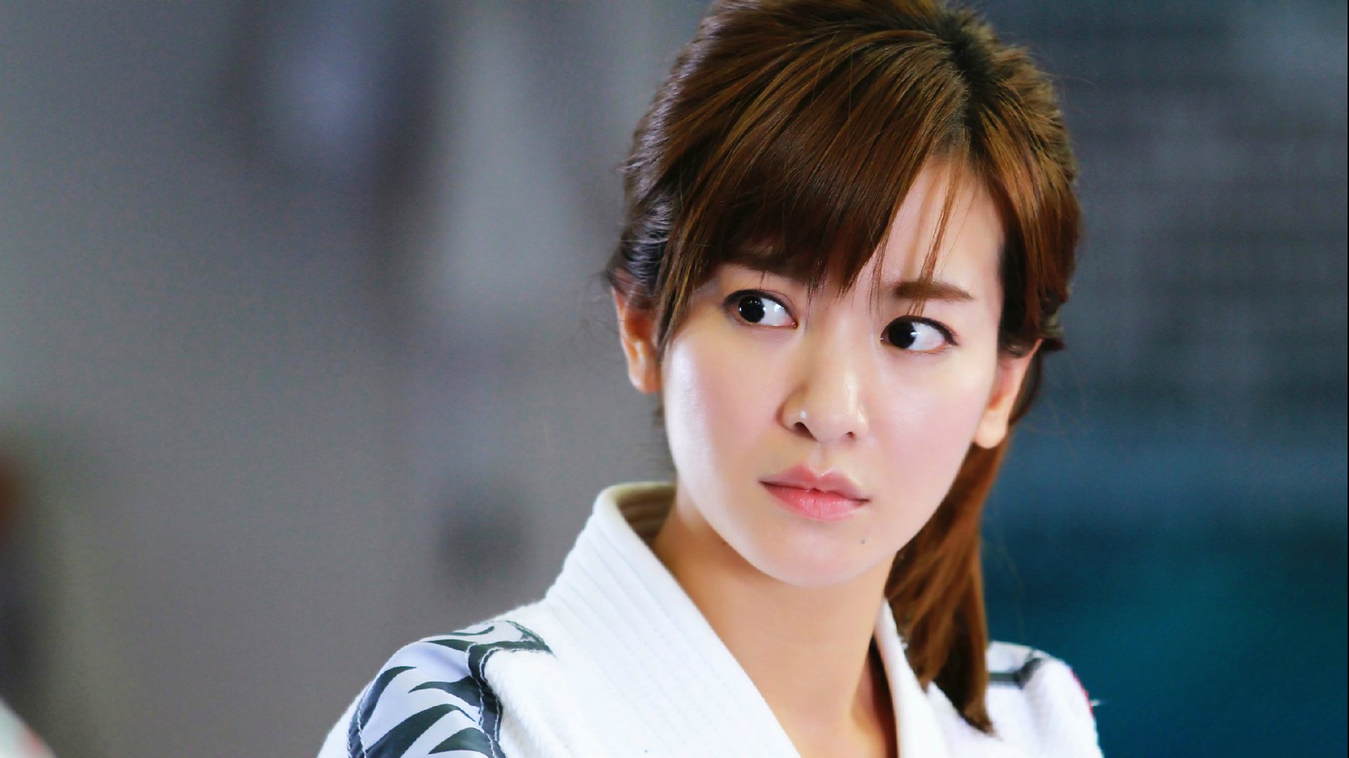 女儿送老妈礼物反遭暴打,婆婆过生日女儿遭暴打