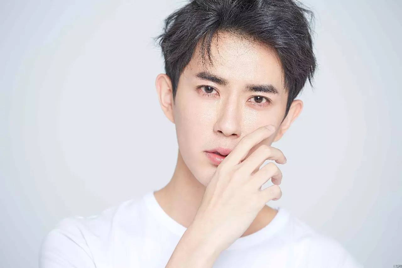 韩东君和黄景瑜认识吗,黄景瑜和韩东君谁红