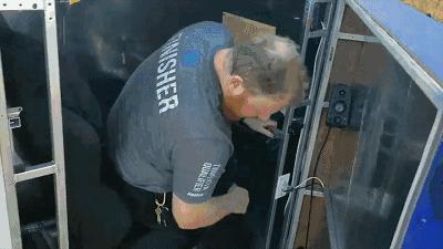 能热饭还能当马桶？别拦我，请把我埋在这样的电脑机箱里