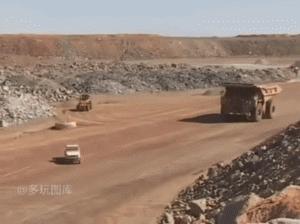 足球球员顶峰身价多少亿,足球员身价是谁的钱