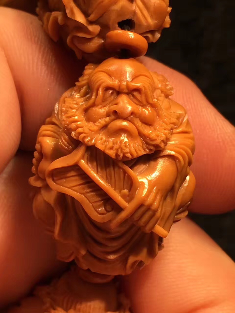 橄榄核纯手工核雕关公,纯手工橄榄核核雕