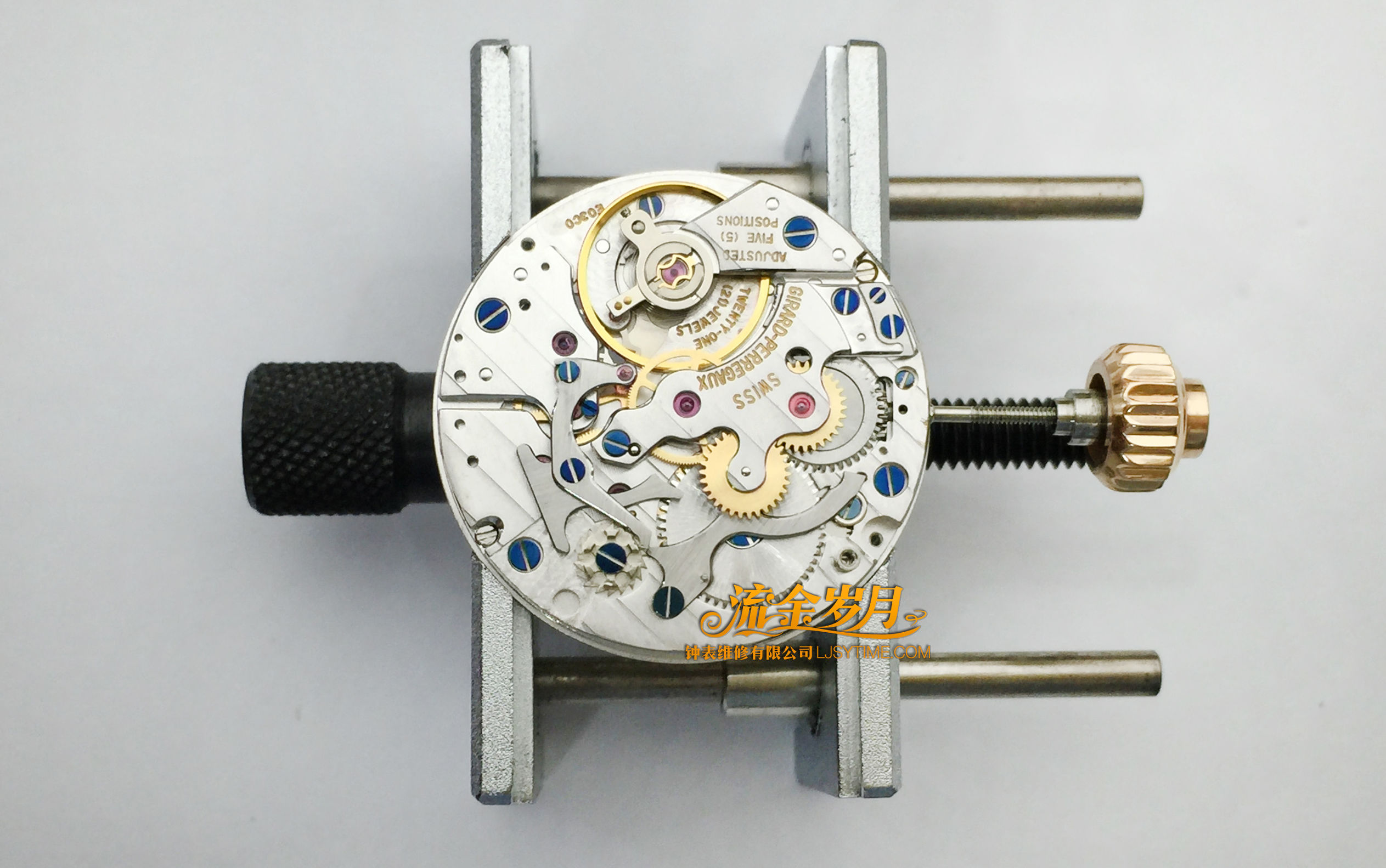 手表进水导致停走，不及时洗油真的很伤！把芯生锈断掉要换，机芯满是锈迹～看芝柏单按钮计时洗油后焕然一新