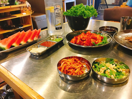 这么热个天，我却选了一家烤肉店？这个谜怎么破！