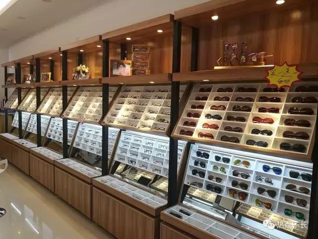 免费配镜，免费验光，免费清洗，免费维修……它不只是一家眼镜店，它更是一个学生视力关爱项目！