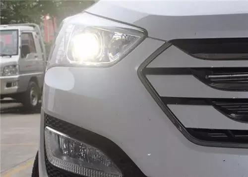 远光换氙气灯泡近光用卤素可以吗,远光灯卤素和氙气的差别